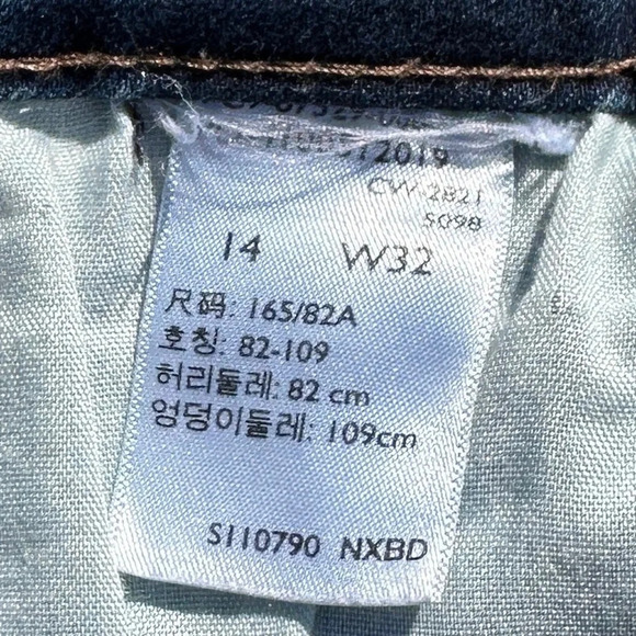 Denizen From Levi’s Mid Rise Jean Shorts Sz 32 - Picture 4 of 4